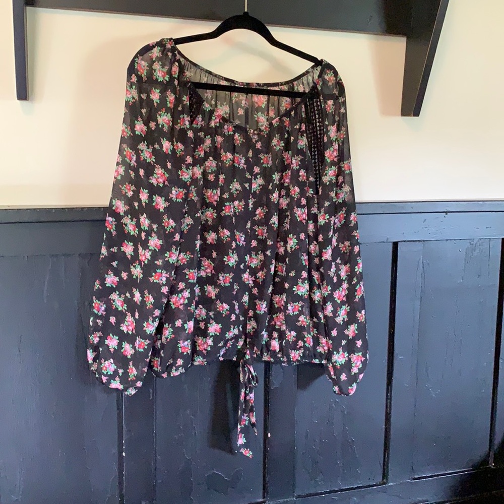 Black boho roses floral sheer long sleeve top 1X?